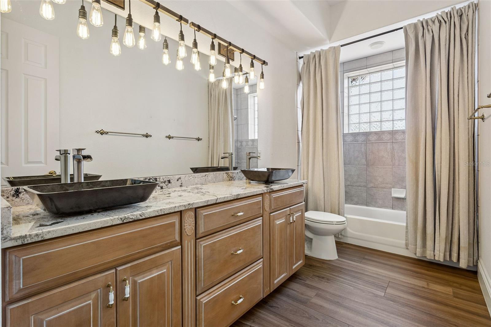 Image 49 of 80 For 12633 Crown Point Circle