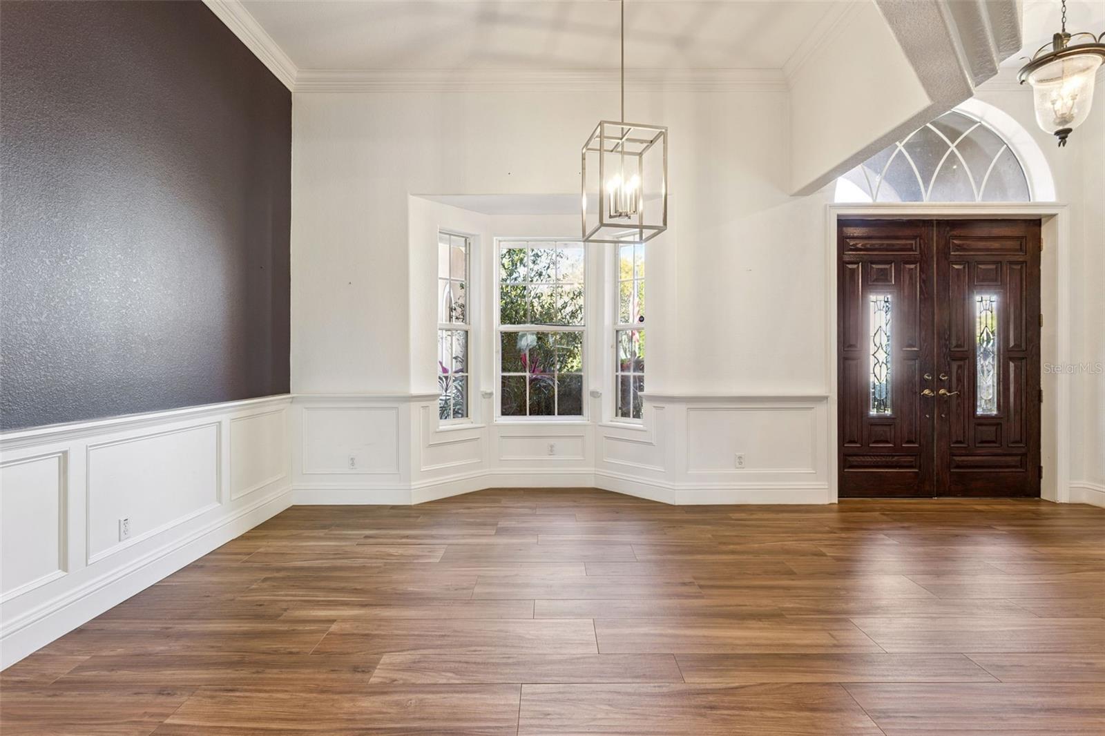 Image 5 of 80 For 12633 Crown Point Circle