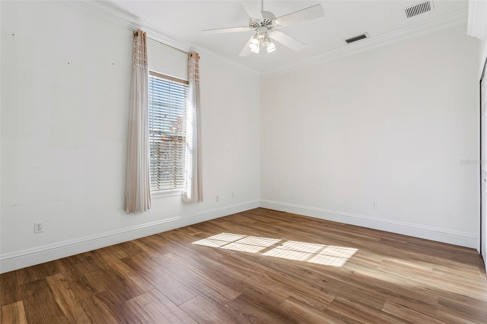 Image 51 of 80 For 12633 Crown Point Circle