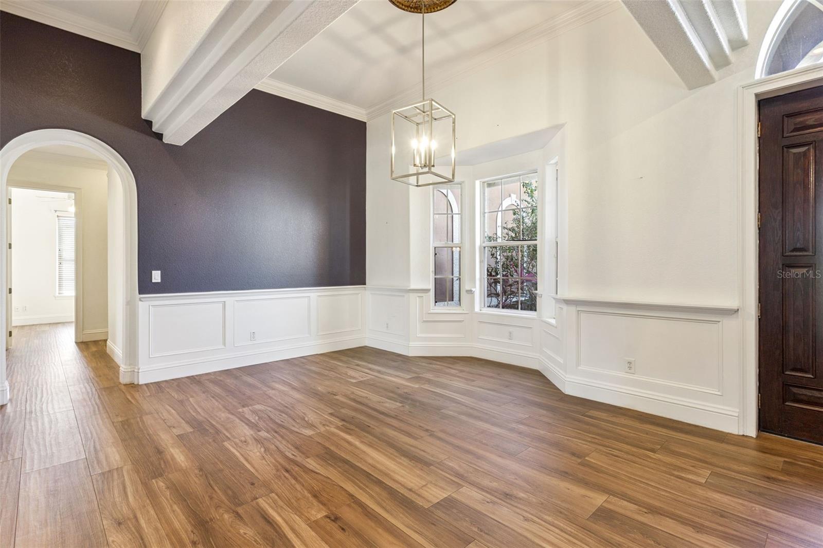 Image 6 of 80 For 12633 Crown Point Circle