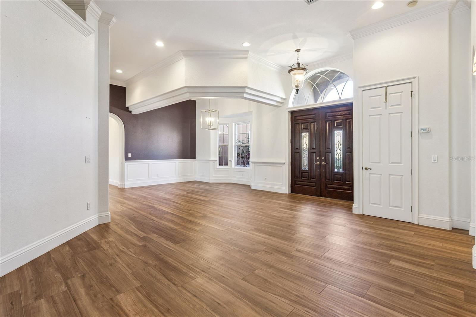 Image 8 of 80 For 12633 Crown Point Circle