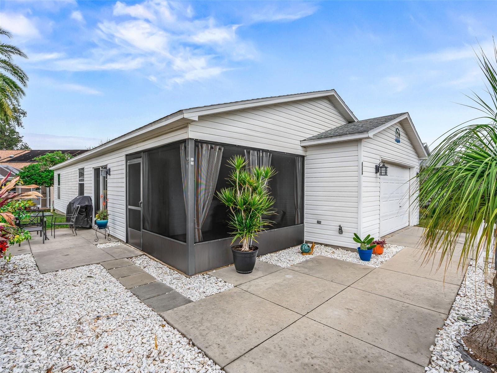 Image 6 of 44 For 444 Hildalgo Drive