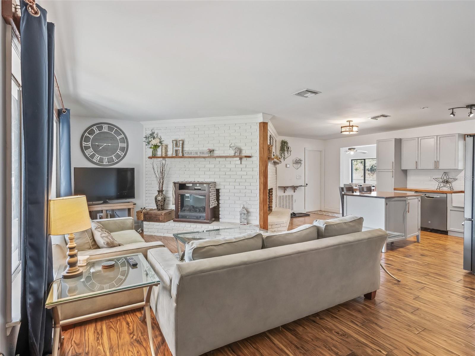 Image 10 of 62 For 16 Meadow Wood Drive