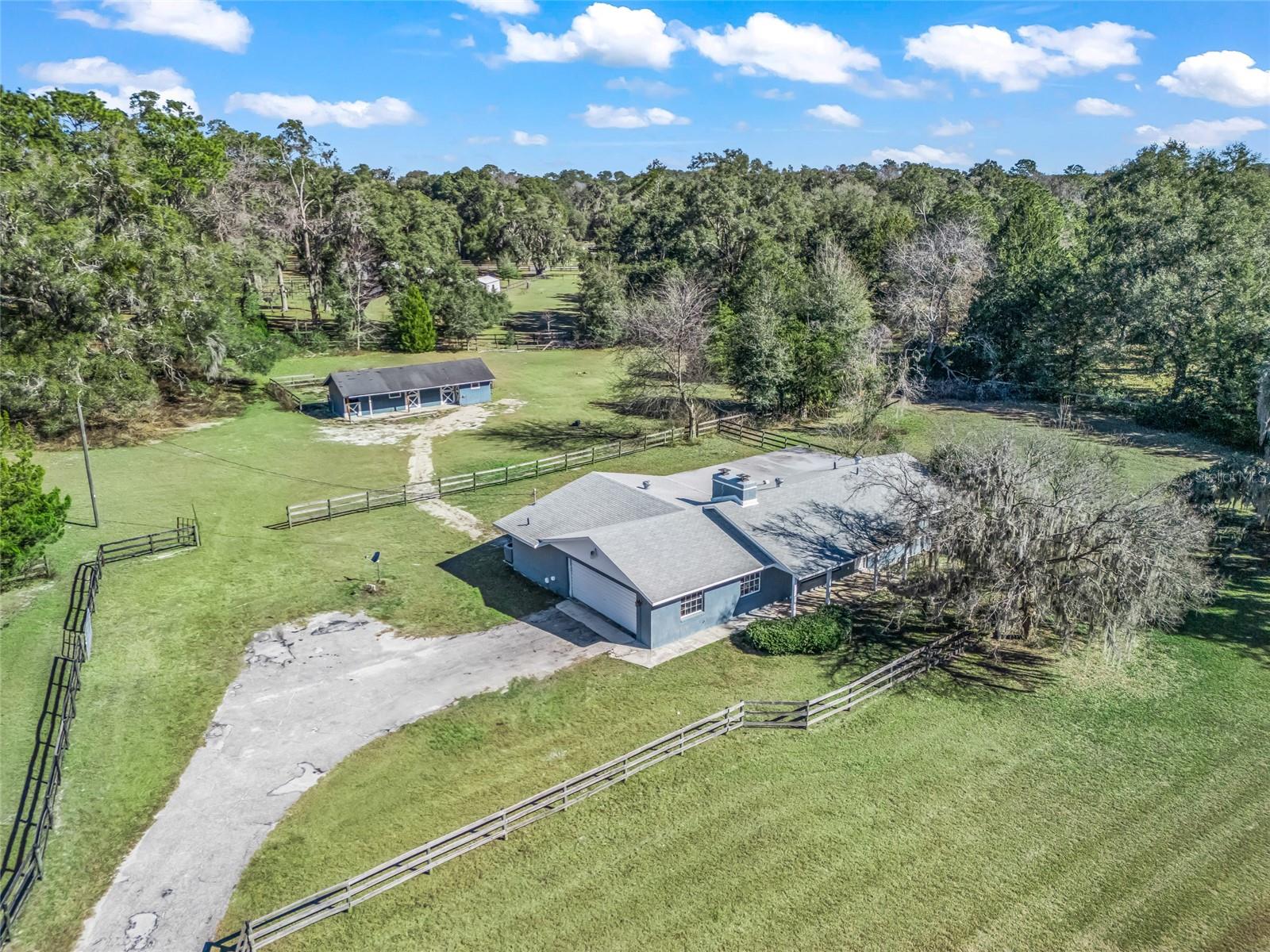 Image 4 of 62 For 16 Meadow Wood Drive