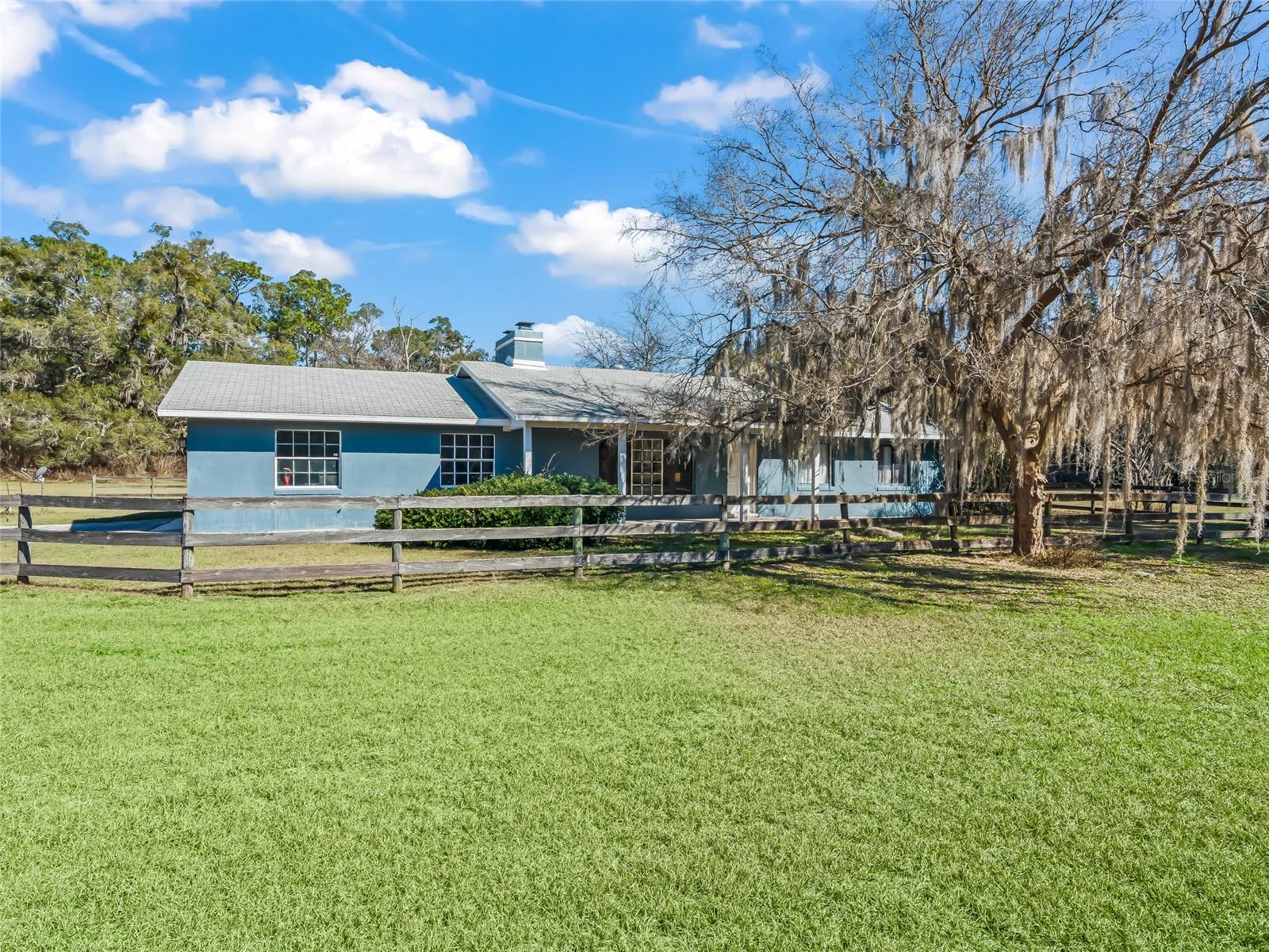 Image 6 of 62 For 16 Meadow Wood Drive