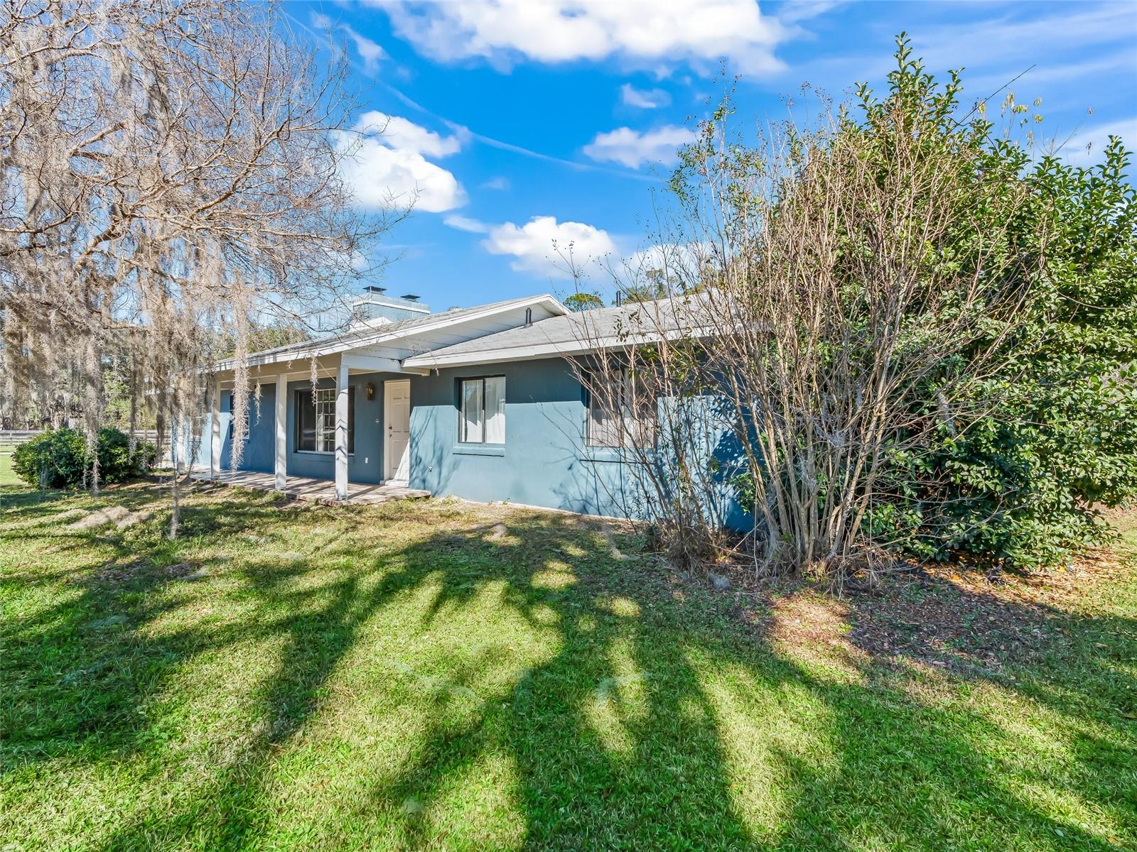 Image 8 of 62 For 16 Meadow Wood Drive