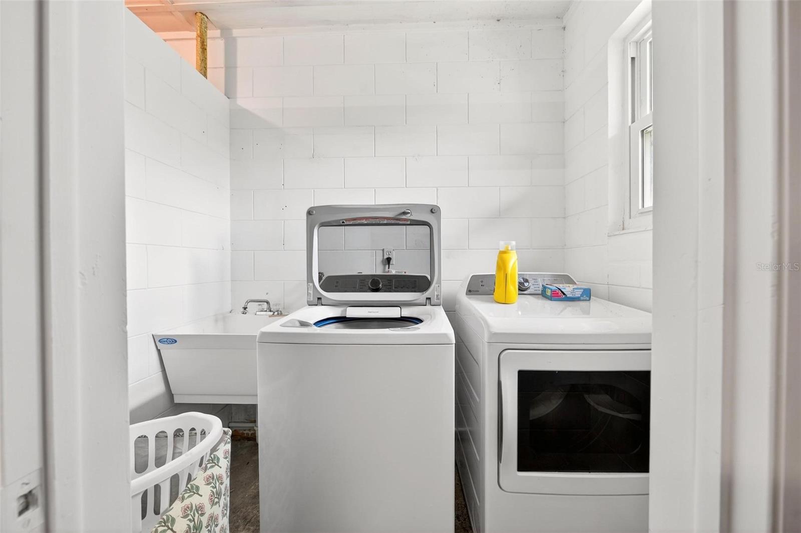 Image 46 of 64 For 2311 Sunset Drive