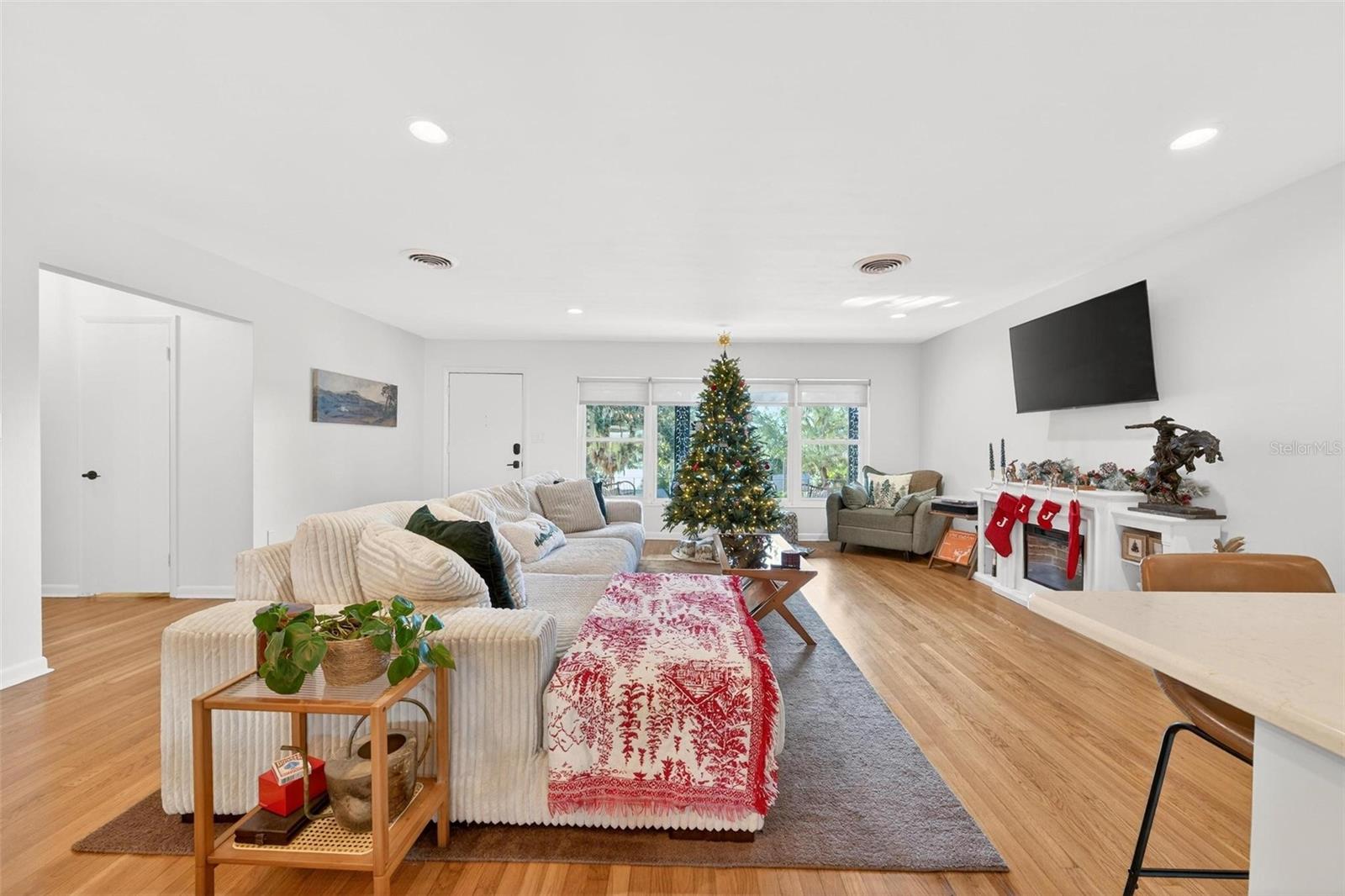 Image 8 of 64 For 2311 Sunset Drive