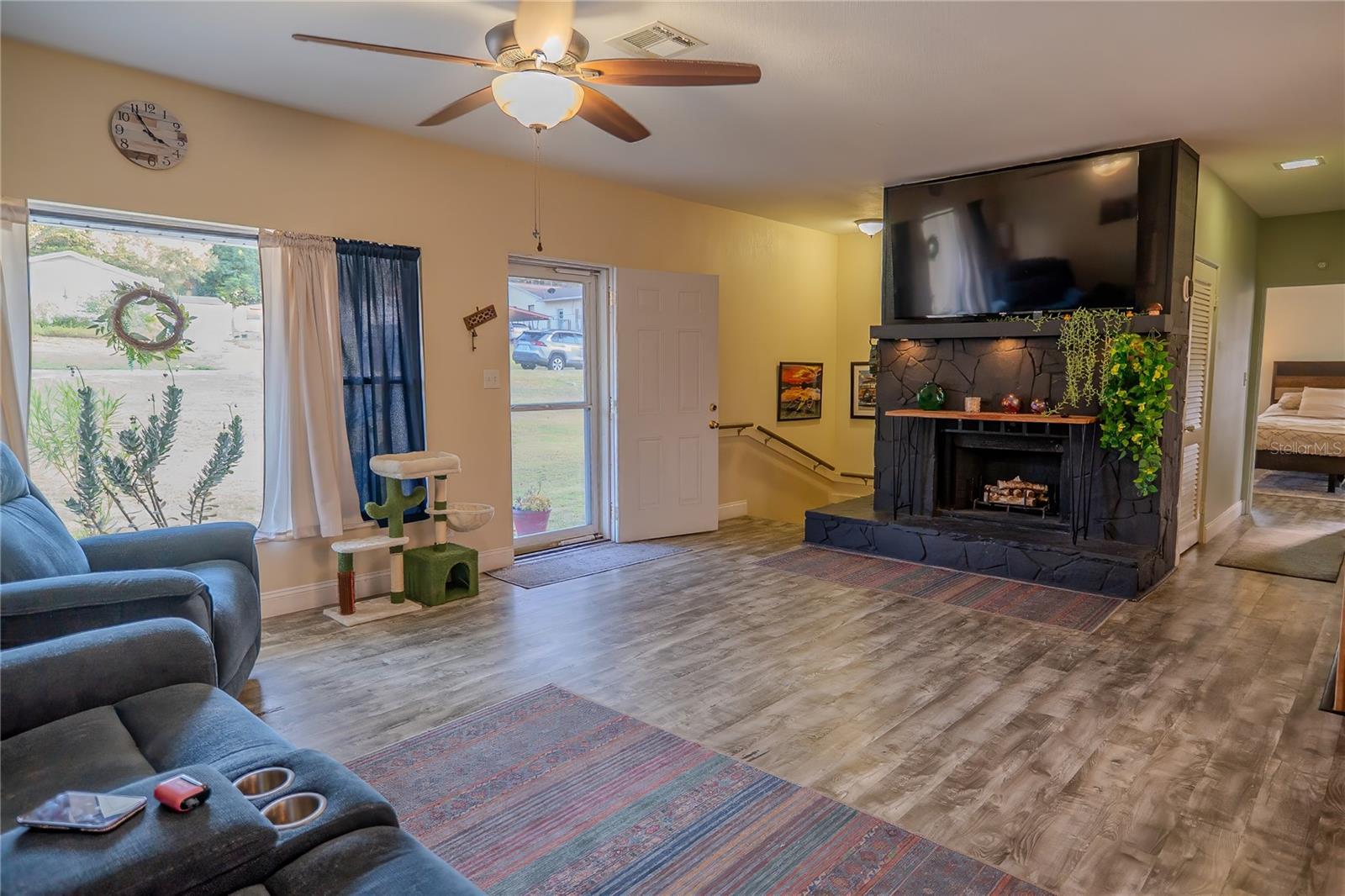 Image 17 of 90 For 660 Shady Nook Drive