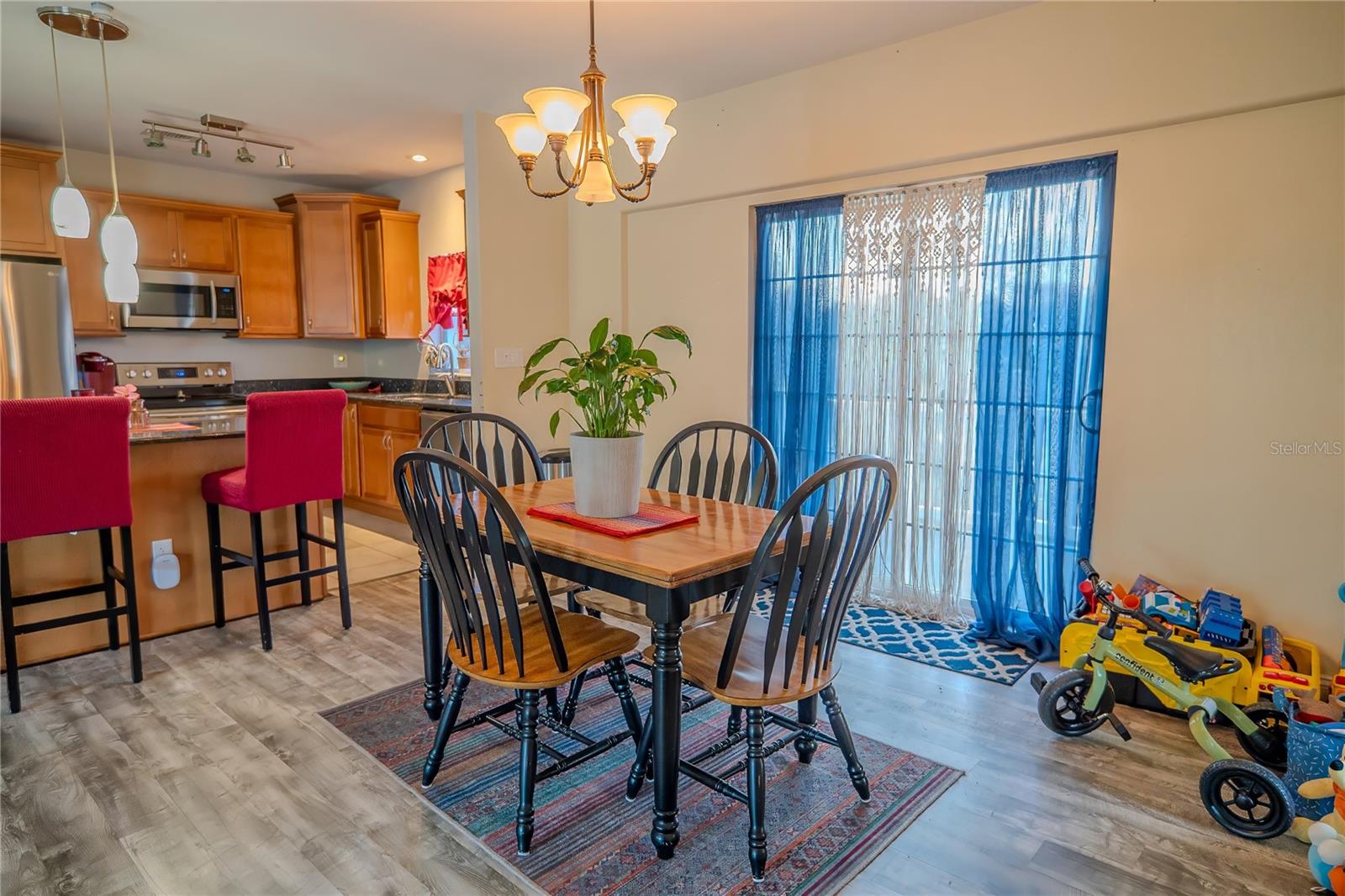 Image 18 of 90 For 660 Shady Nook Drive