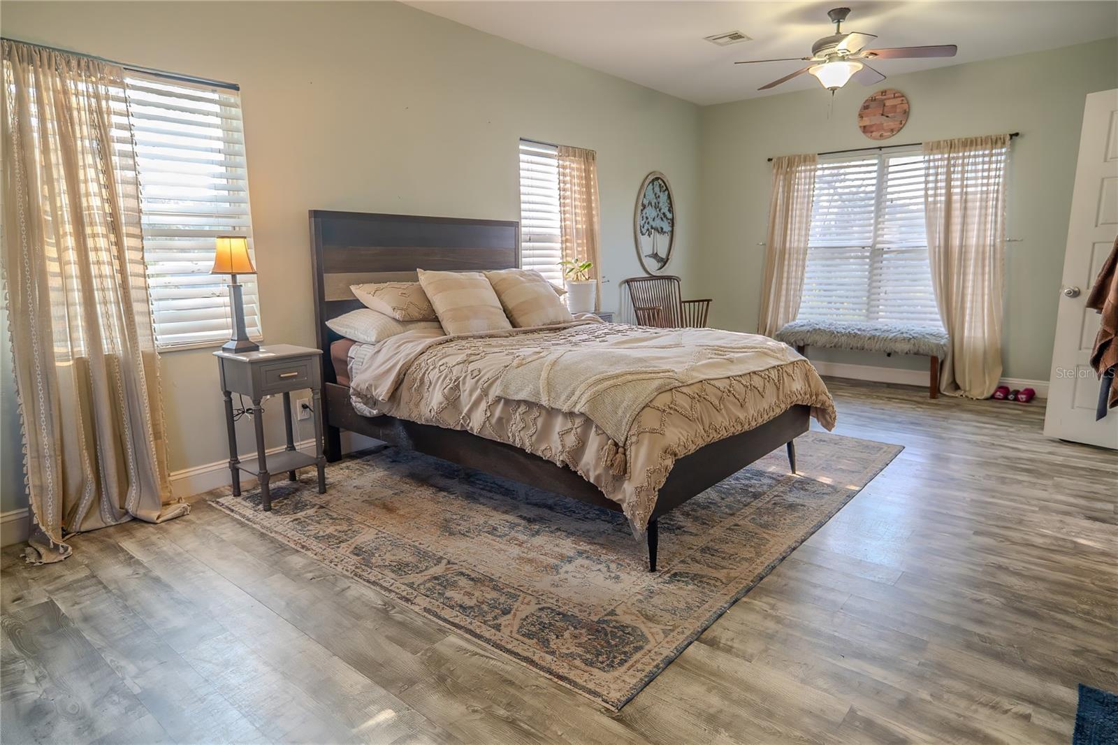 Image 27 of 90 For 660 Shady Nook Drive