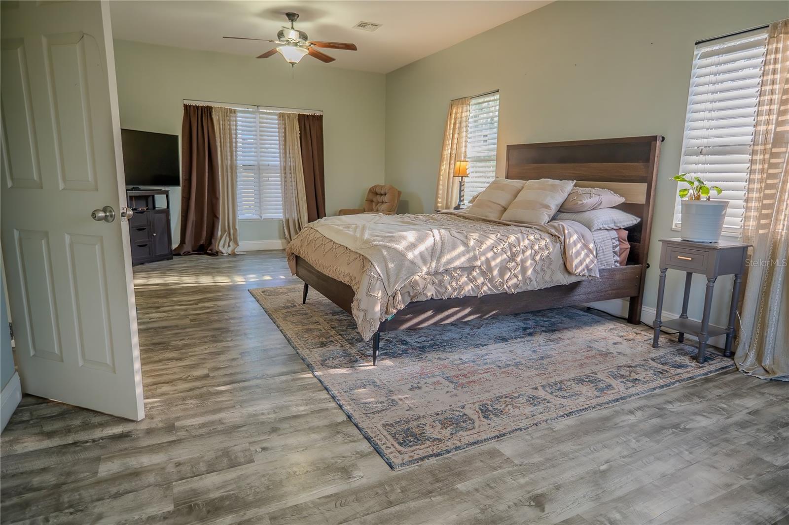 Image 33 of 90 For 660 Shady Nook Drive