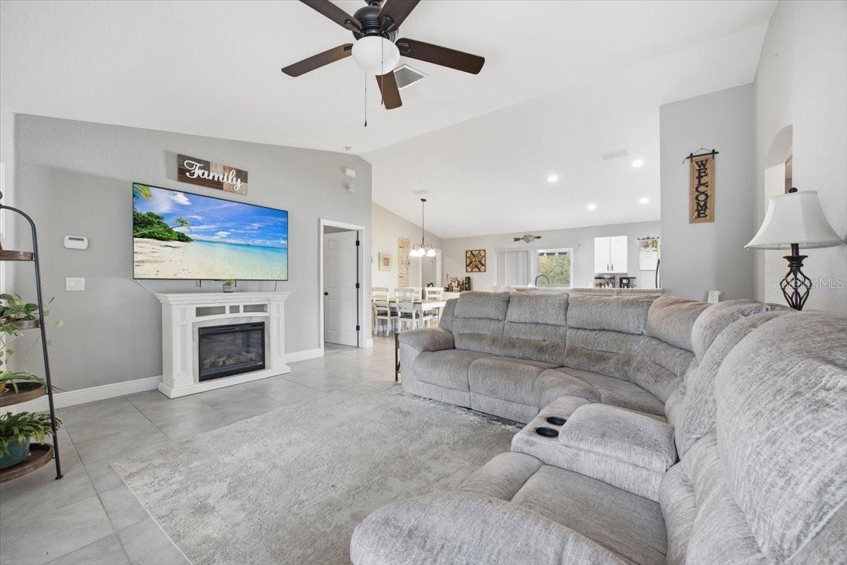 Image 3 of 25 For 9347 152nd Lane