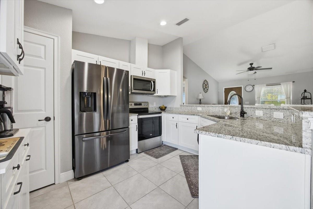 Image 6 of 25 For 9347 152nd Lane