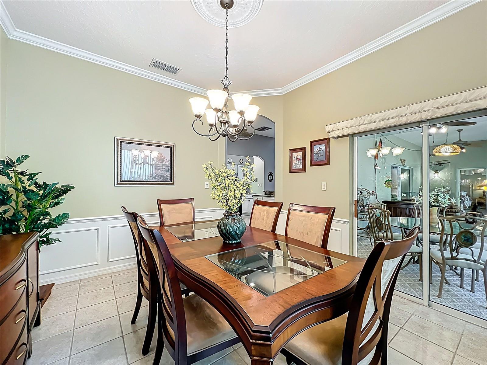 Image 10 of 31 For 24112 Robinwood Street