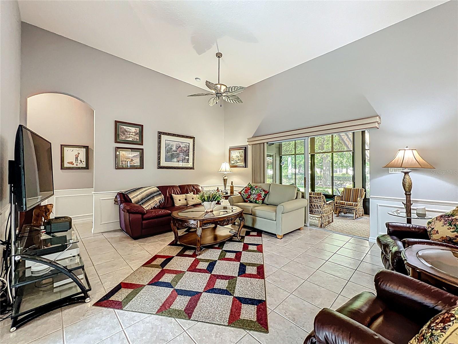 Image 13 of 31 For 24112 Robinwood Street