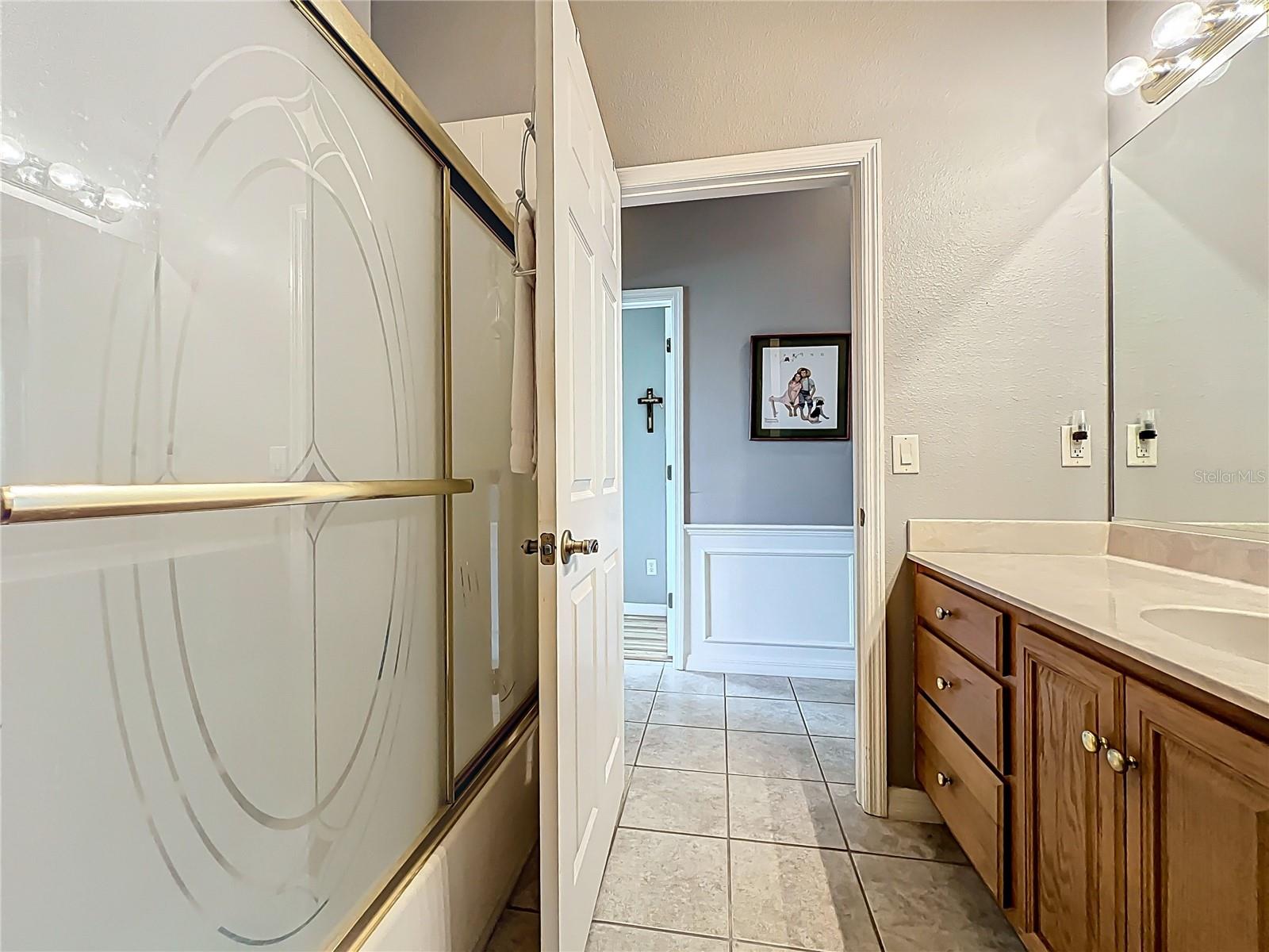 Image 16 of 31 For 24112 Robinwood Street