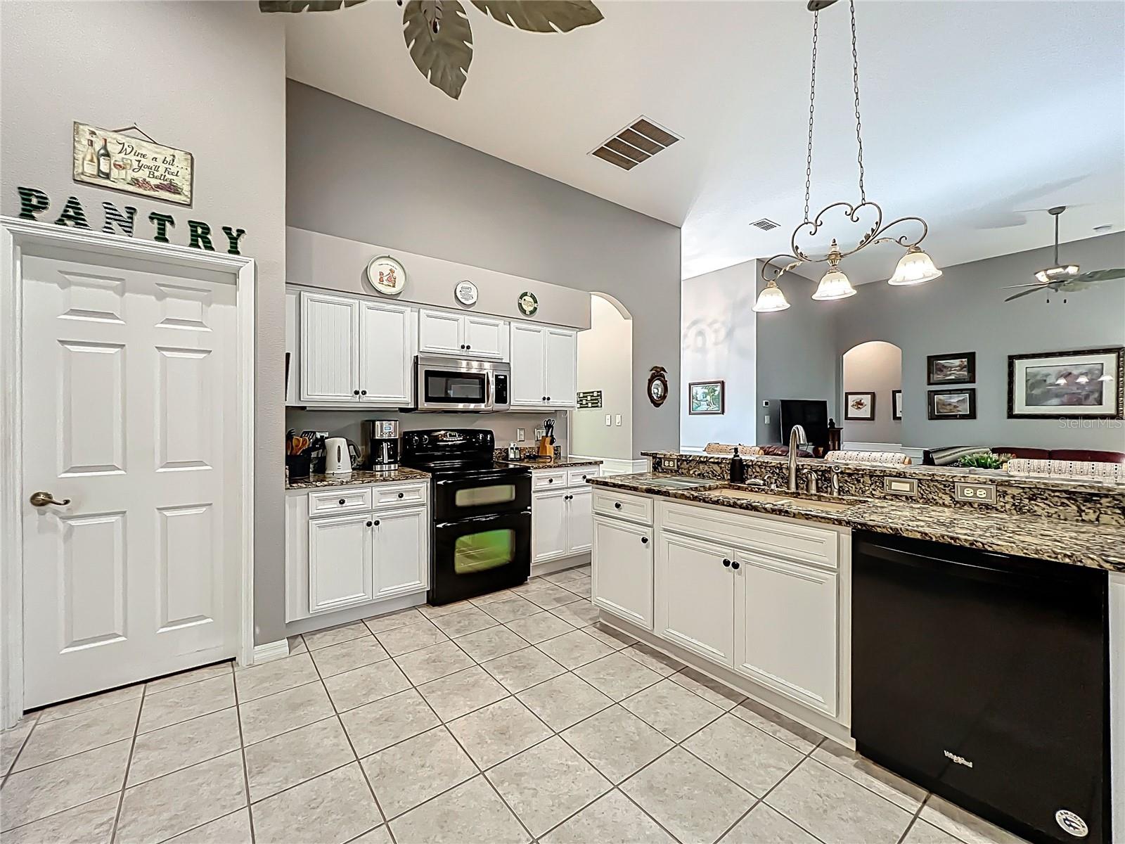 Image 7 of 31 For 24112 Robinwood Street