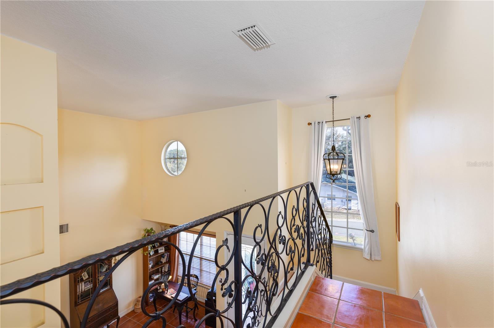 Image 19 of 74 For 1405 Hilltop Drive