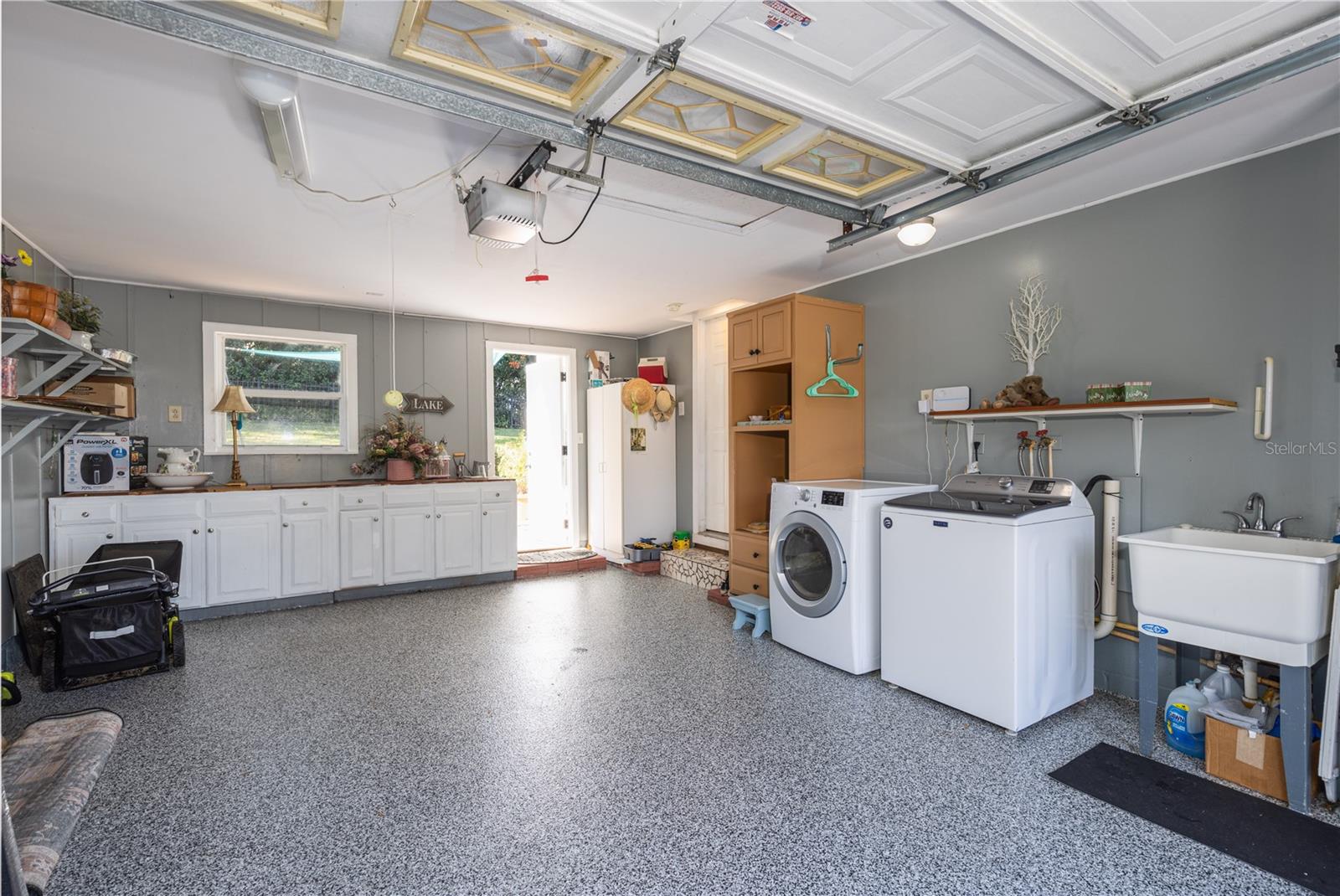 Image 65 of 74 For 1405 Hilltop Drive