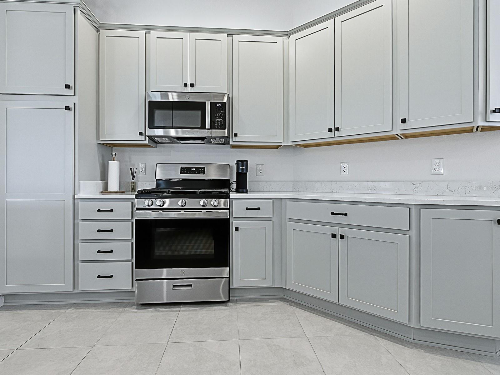 Image 18 of 71 For 7532 Far Hills Loop