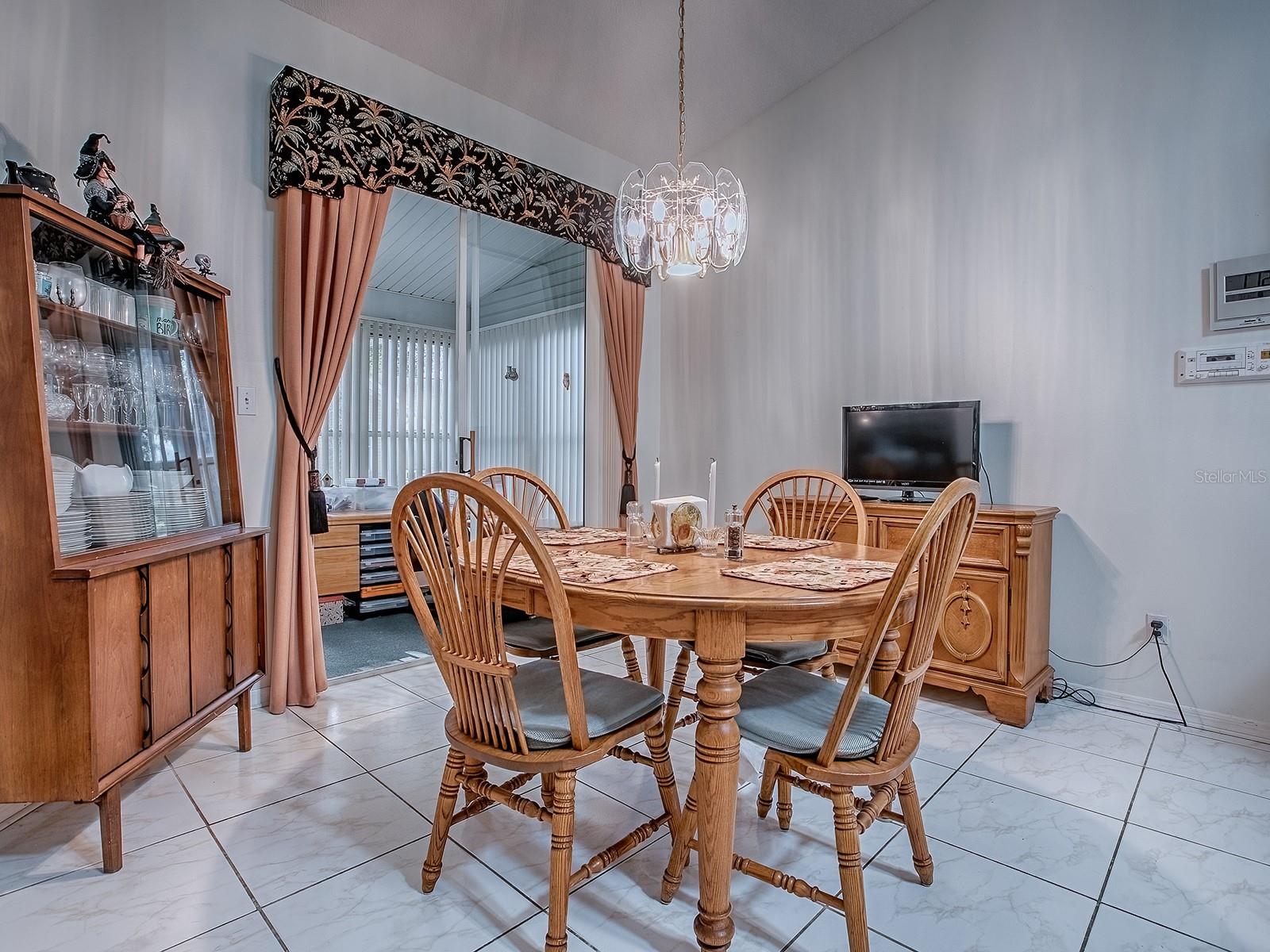 Image 7 of 48 For 4552 Peach Tree Street