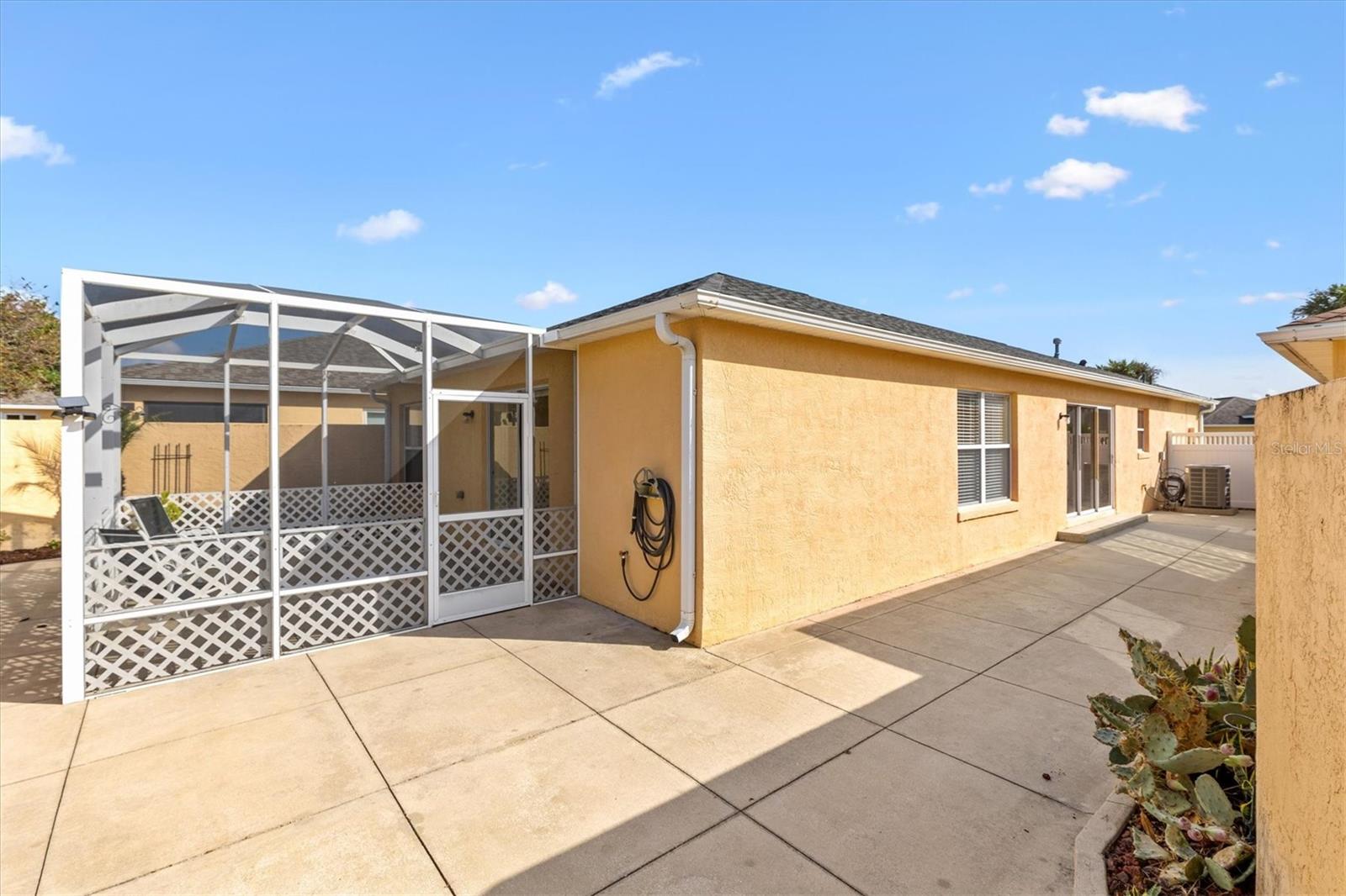 Image 16 of 19 For 876 Radclife Berea Place