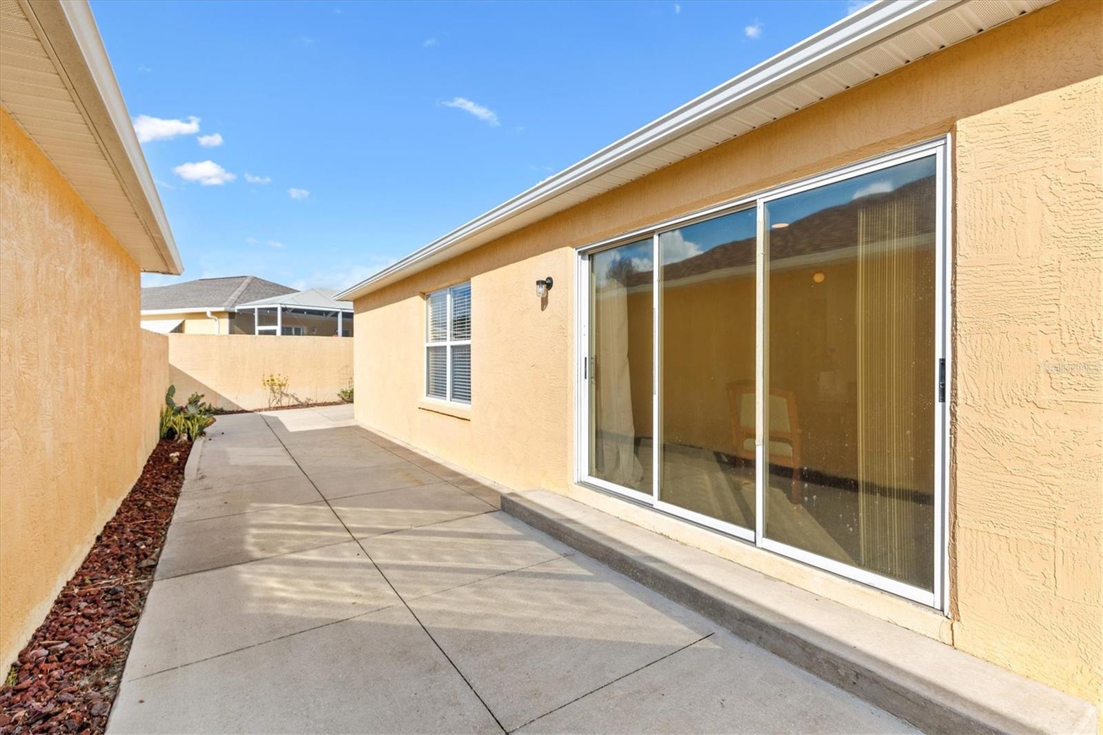 Image 18 of 19 For 876 Radclife Berea Place