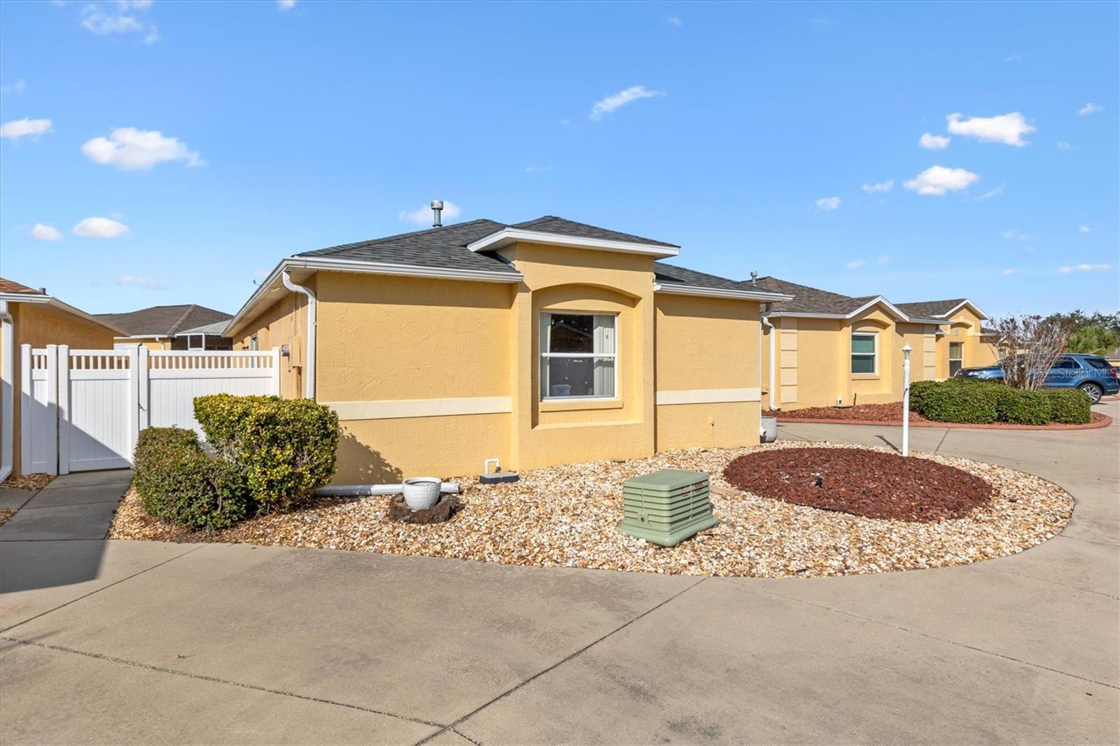 Image 2 of 19 For 876 Radclife Berea Place