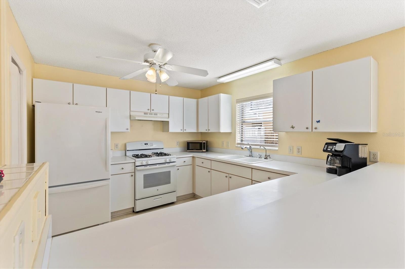 Image 4 of 19 For 876 Radclife Berea Place