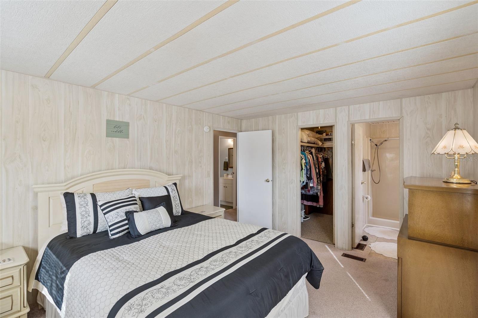 Image 12 of 38 For 10921 Luana Drive