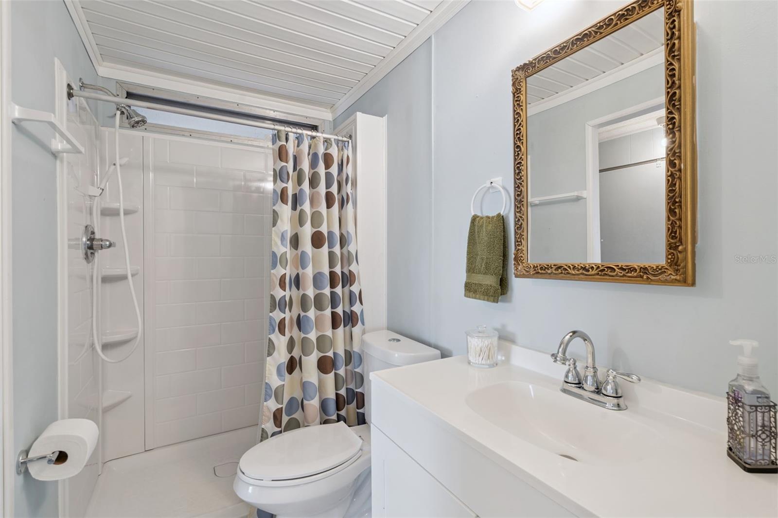 Image 16 of 38 For 10921 Luana Drive