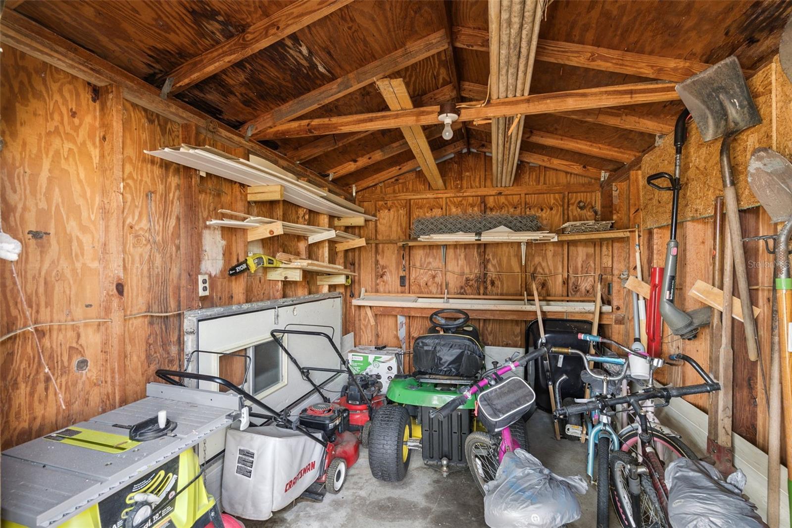 Image 20 of 38 For 10921 Luana Drive