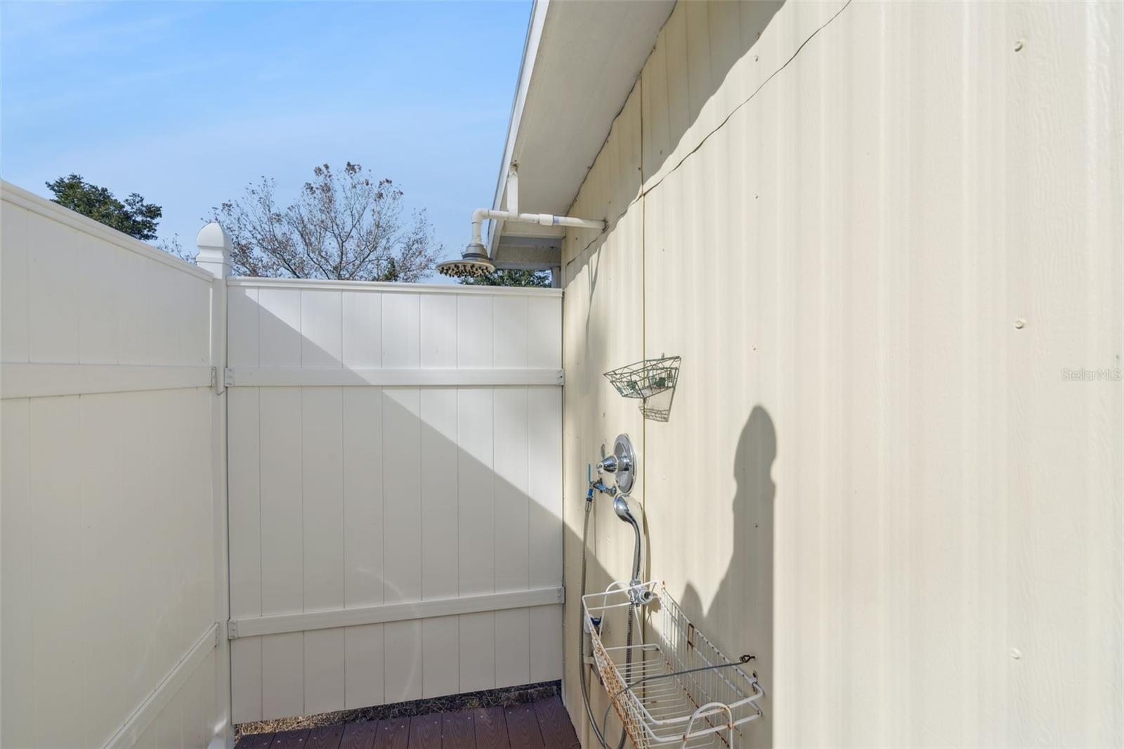 Image 21 of 38 For 10921 Luana Drive