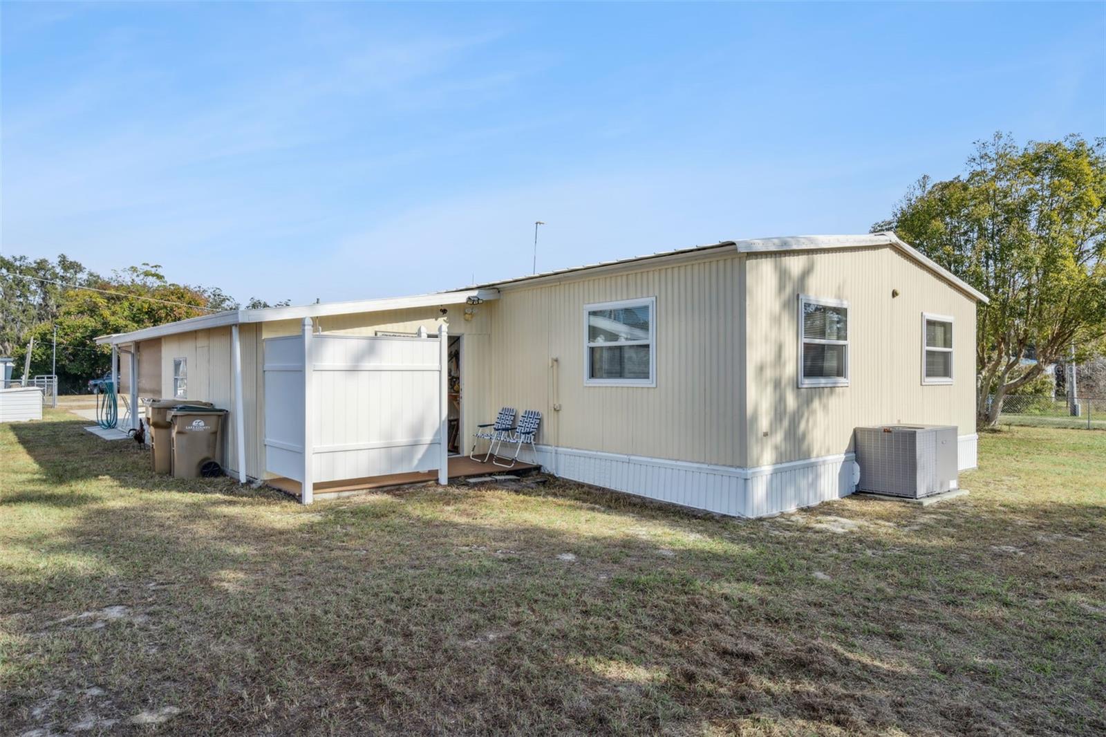 Image 23 of 38 For 10921 Luana Drive