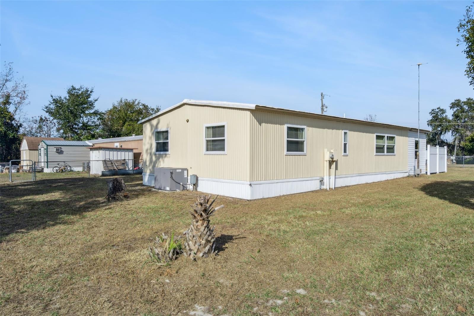 Image 24 of 38 For 10921 Luana Drive