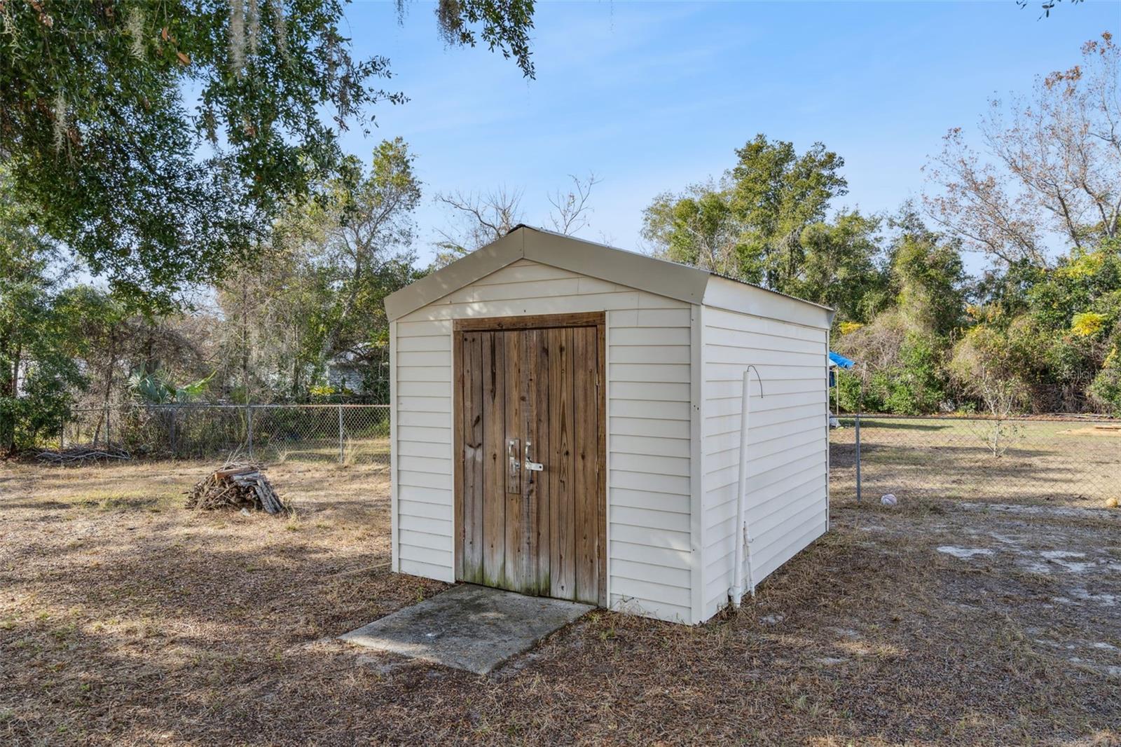 Image 25 of 38 For 10921 Luana Drive