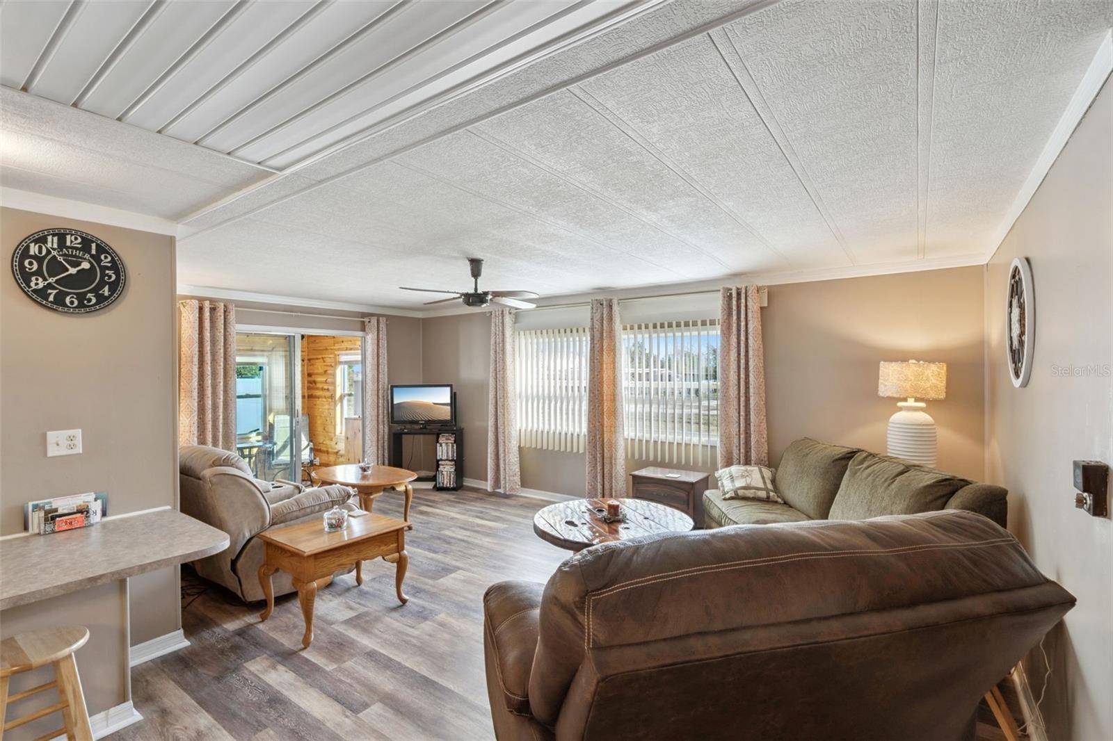 Image 7 of 38 For 10921 Luana Drive