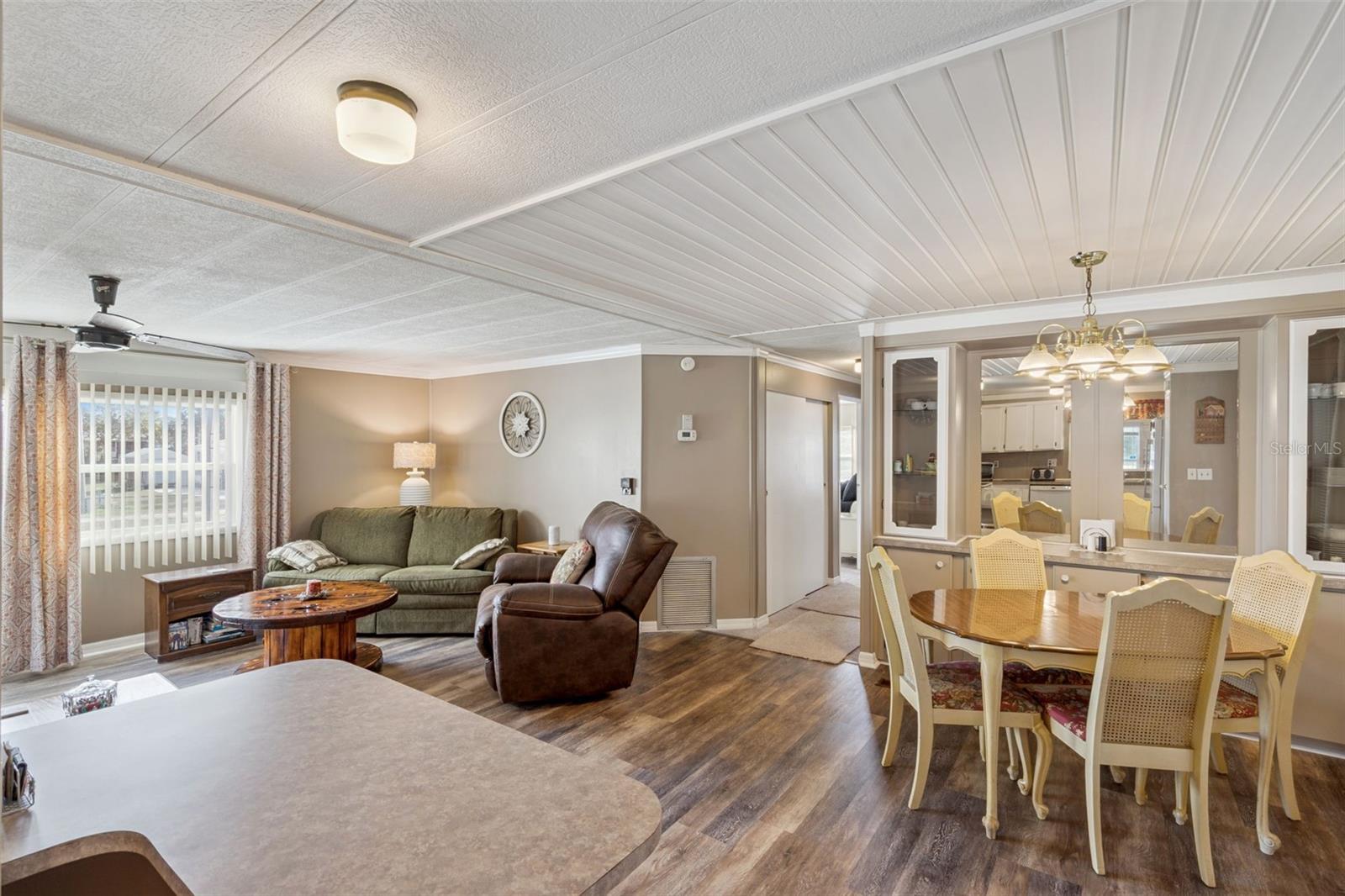 Image 8 of 38 For 10921 Luana Drive