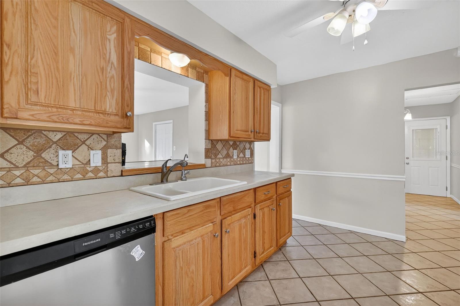 Image 14 of 34 For 40 Kentucky Avenue