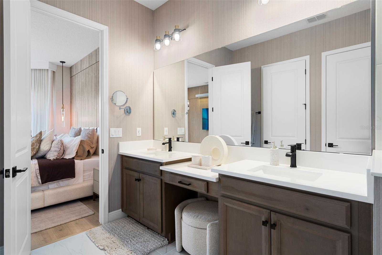 Image 23 of 63 For 16110 Volterra Point