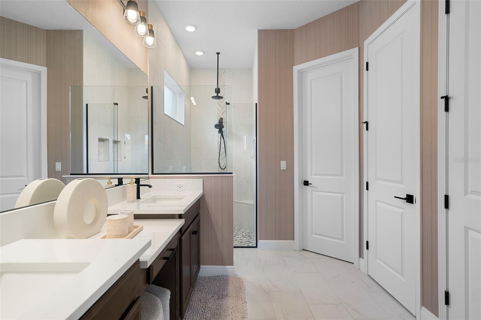 Image 24 of 63 For 16110 Volterra Point