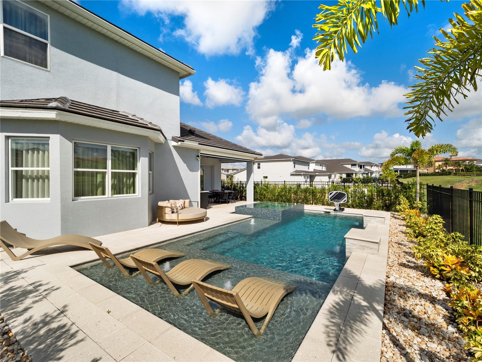 Image 46 of 63 For 16110 Volterra Point