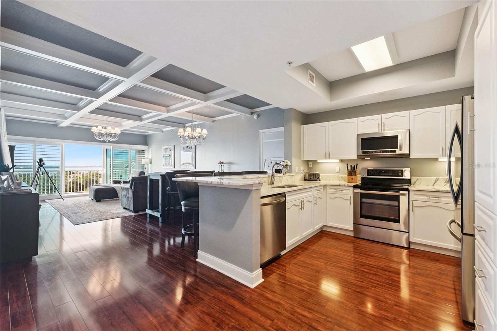 Image 11 of 46 For 2 Oceans West Boulevard 704