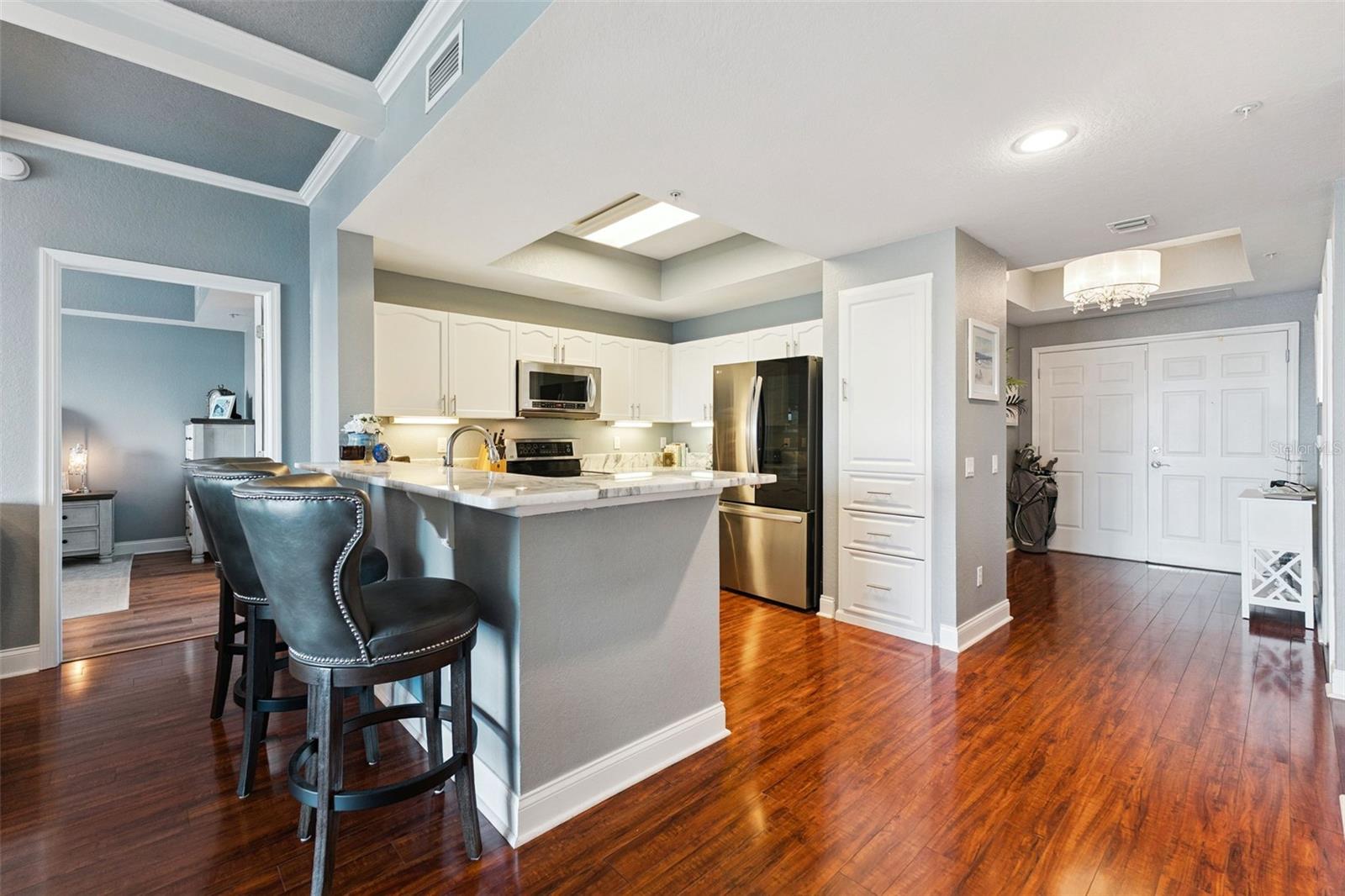 Image 12 of 46 For 2 Oceans West Boulevard 704