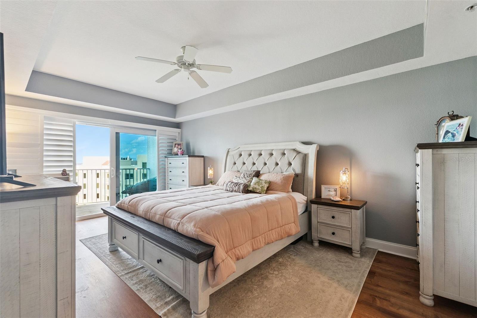 Image 15 of 46 For 2 Oceans West Boulevard 704