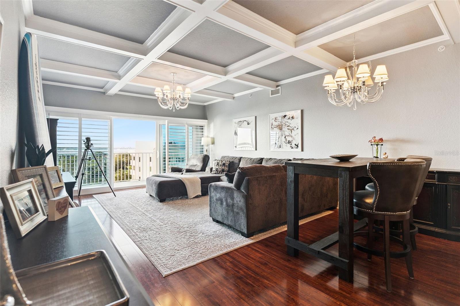 Image 3 of 46 For 2 Oceans West Boulevard 704