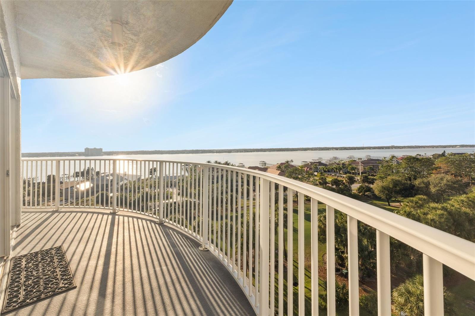 Image 30 of 46 For 2 Oceans West Boulevard 704