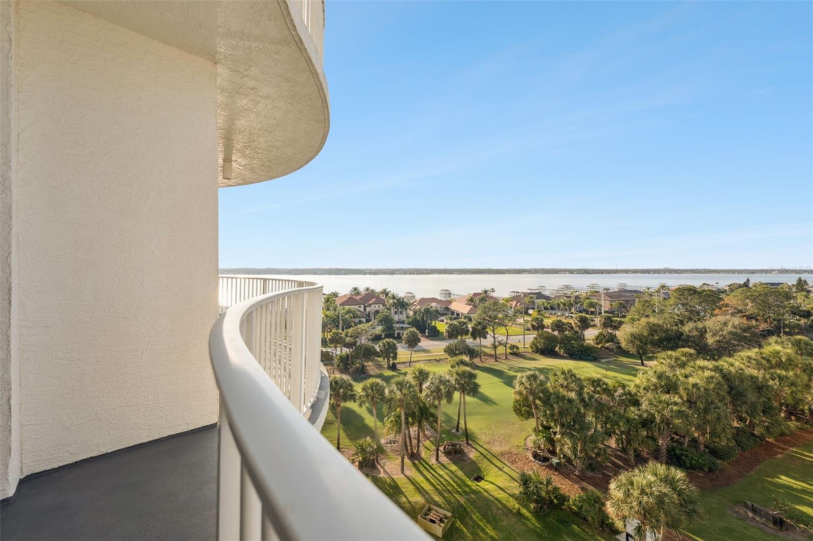 Image 32 of 46 For 2 Oceans West Boulevard 704