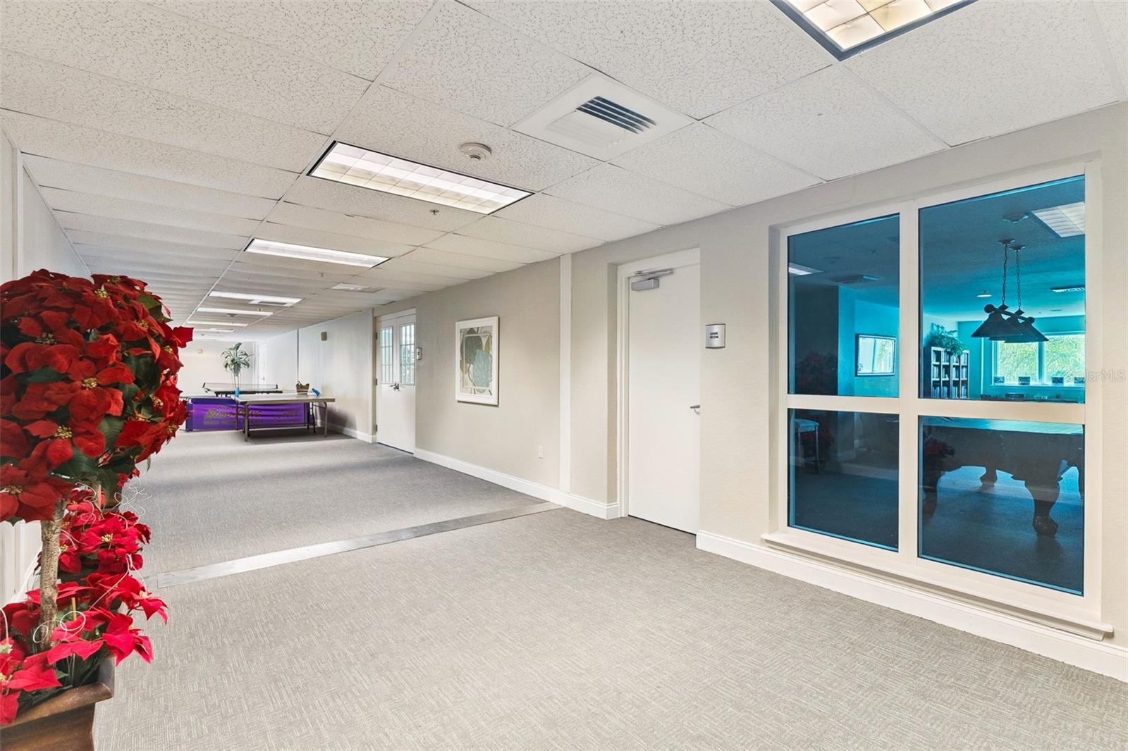 Image 36 of 46 For 2 Oceans West Boulevard 704